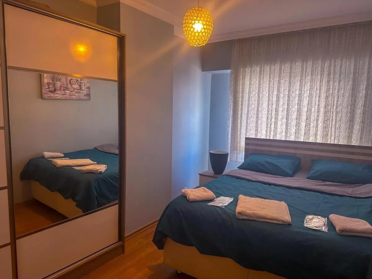 Zeki Bey Apartment Istanboel