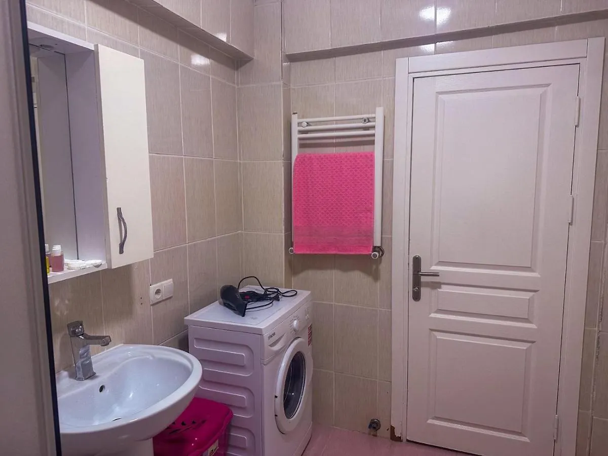 Zeki Bey Apartment Istanboel
