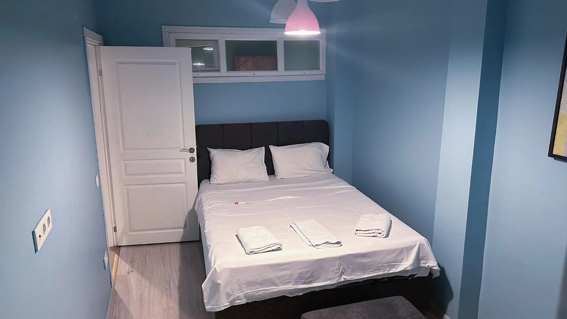 Zeki Bey Apartment Istanboel