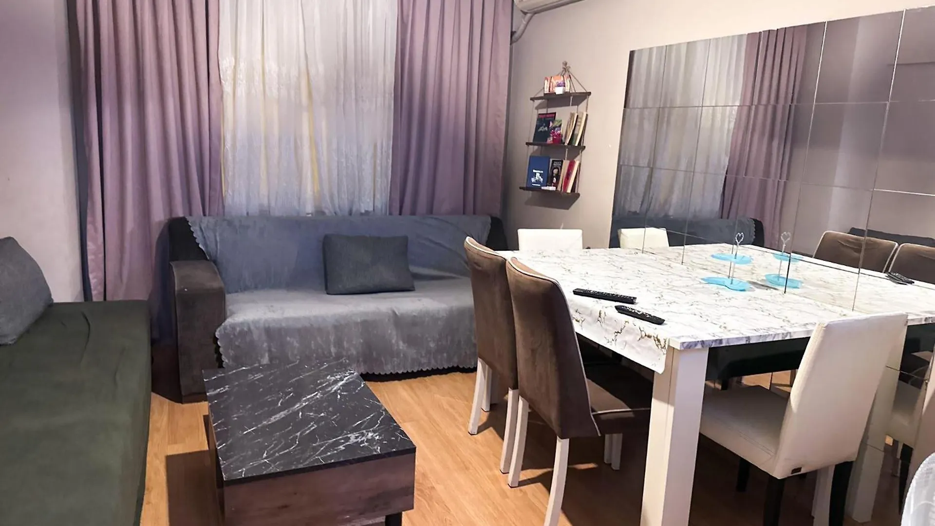 Zeki Bey Apartment Istanboel