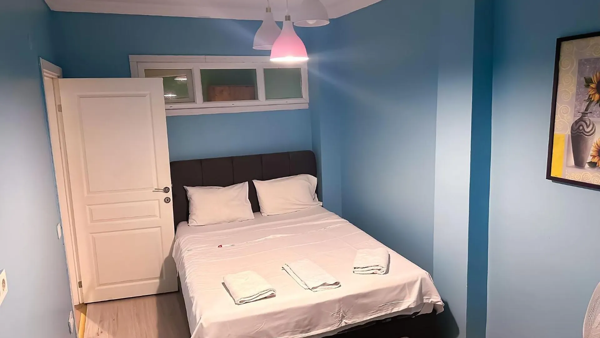 Zeki Bey Apartment Istanboel